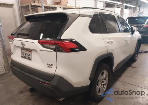 2020 Toyota Rav4 Xle z USA, uszkodzony, nr VIN 2T3P1RFV9LW125498